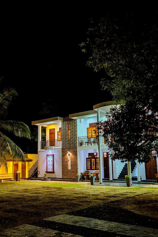 Jay'S Avenue Hotel Udawalawe Kültér fotó