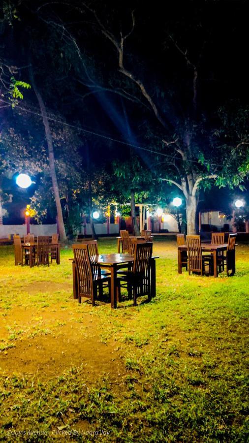 Jay'S Avenue Hotel Udawalawe Kültér fotó
